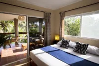 2 Bdrs. Villa with Pool & Beach 100 mt, Air Conditioning ,Wi-fi, Chef & Staff