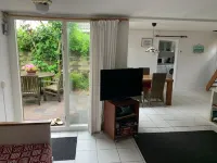 Spacious beach house with its own garden 2 minutes' walk from the sea - de playa