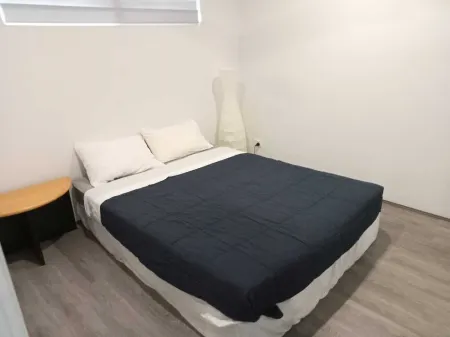 Nice 2 bedrooms and 1 bathroom apartment in the south east of the Perth City.