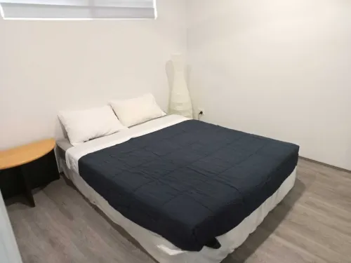 Nice 2 bedrooms and 1 bathroom apartment in the south east of the Perth City. Hotels in Kelmscott