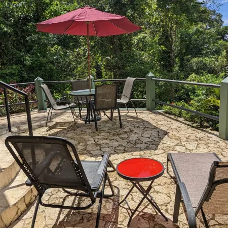 Casa Toucan, Secluded Jungle Setting with Ocean View & 40 foot Pool