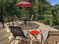 Casa Toucan, Secluded Jungle Setting with Ocean View & 40 foot Pool