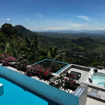 Hotel Balcón del Cielo Отели в г. Доскебрадас