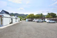 Rolleston Motel Thames - Wenzel Motels - parking