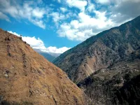 The Void - Tirthan Valley Hotels in Pekhri