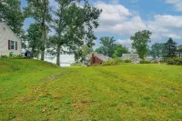 Webster Lake Home w/ Patio ~ 3 Mi to Town! - 2-Star