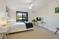 La Mer Apartments