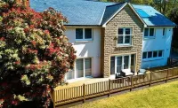 Auchenheglish Lodges - Chapelhill - parking