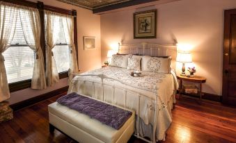 Weller Haus Bed, Breakfast & Event Center
