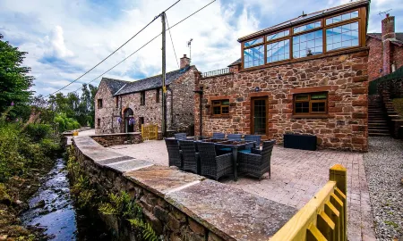 Simcas House Отели в г. Pooley Bridge