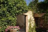 L'Amandari - Provence Holidays - Chambres d'hôtes Avec Jardin, Piscine, Jacuzzi, Climatisation