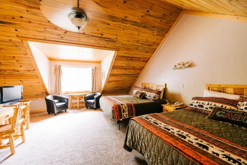 Lakeside Resort and Motel Hotels in Trout Creek