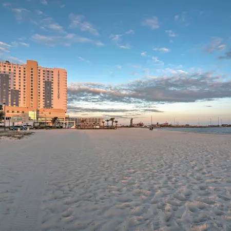 Charming Gulfport Getaway Only 3 Blocks to Beach!