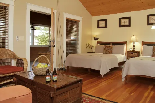 Coho Cottages Hotels in Willow Creek