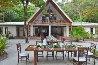 Casa Cecilia Beach Front - Airport Shuttle