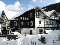 Gasthof Zum Dorfkrug Ξενοδοχεία στην πόλη Zuschen
