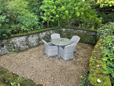 Lady Of The Lake Hotels in der Nähe von Brown Edge Village Hall