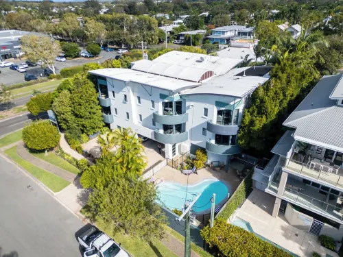 Noosa River Sandy Shores Hotels in Doonan