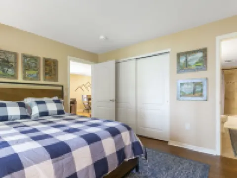 901 Crazy Horse Circle Condo Hotels in Edwards