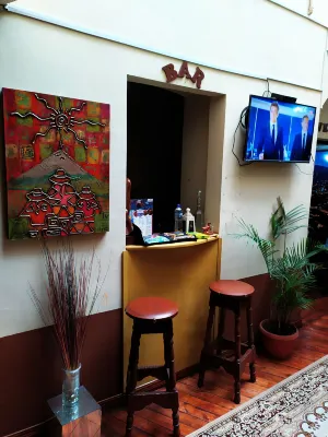 Hostal Latitud Ecuem - 2-Star