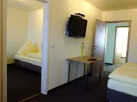 Gasthof Goldener Hahn Hotels in Falkenhagen (Mark)