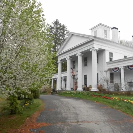 House of 1833 Bed and Breakfast