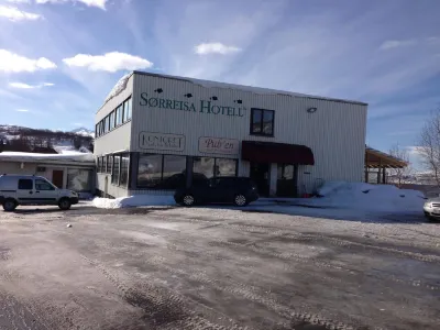 Sørreisa Hotell Hotels near Gisund båthavn BA