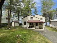Jordan Bay Getaway Limit 8 Home Hotels in Standish