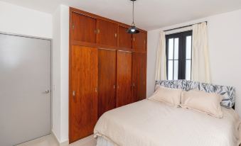 Un Ponto- the Pearl of San Miguel
