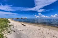 Bayfront Dauphin Island Home w/ Beach Access! - Bãi biển