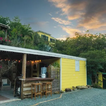 Salt Pond Bay Glamping Site With AC