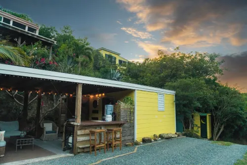 Salt Pond Bay Glamping Site With AC