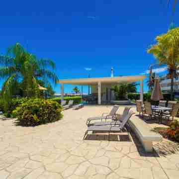 PALMA VISTA BEACHFRONT 3-bedroom Apartment with AC and WiFi in lovely Fajardo Others