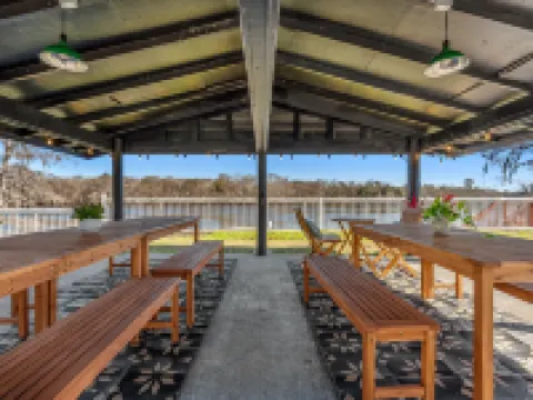Suwannee Gables Hotels in Dixie County