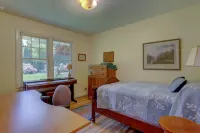 Living Color 2 Bedroom Home by Redawning - balcony