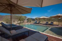 Tau Game Lodge - Pools
