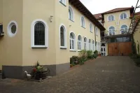 Hotel Schlosshof Hotels in Guntersblum