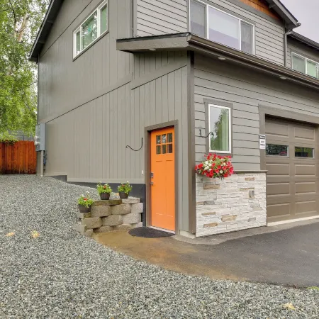 Anchorage Apartment w/ a View ~ 3 Mi to Airport