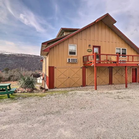 Pet-Friendly Studio w/ Loft & Mountain Views!