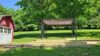 NEW! Villa Bella Elegant Hermann Farmhouse with Wine Bar, Fire Pit &Trolley Ride