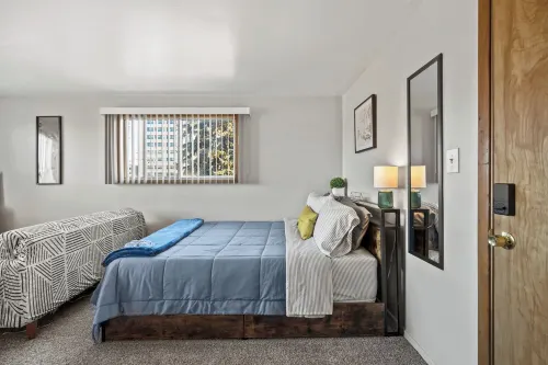 Minutes from Downtown- Podium, Arena, Riverfront