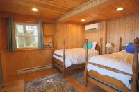 Charming 2BR Lakefront Cottage on Serene Cobbossee w/ Kayaks, A/C