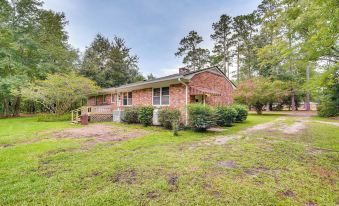 Peaceful Lumberton Home - 7 Mi to Dtwn Riverwalk!