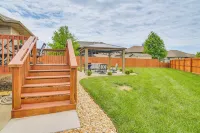 Pool Access, Grill and Gazebo Ozark Getaway! - Homestays