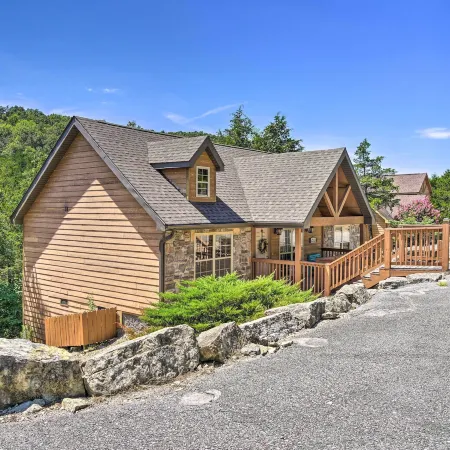 Screened Deck: Cozy Branson West Cabin!