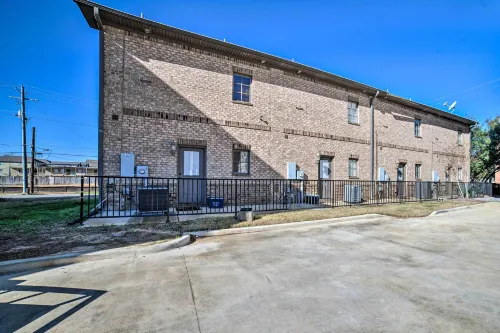 Modern Retreat ~ 1/2 Mi to Bryant-Denny Stadium - 4-Star