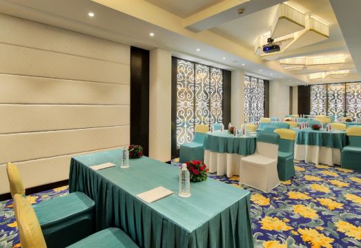 3. 골든 튤립 에센..