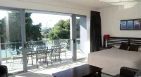 Emerald Hotel - Интернет