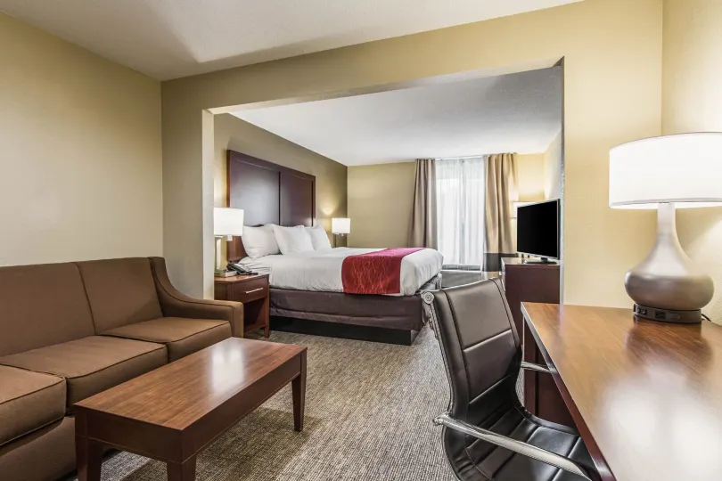 Comfort Inn & Suites Greenwood Near University