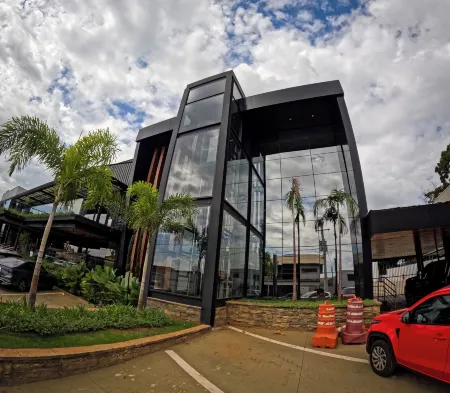 Terraço Plaza Hotel Отели в г. Монти-Алту